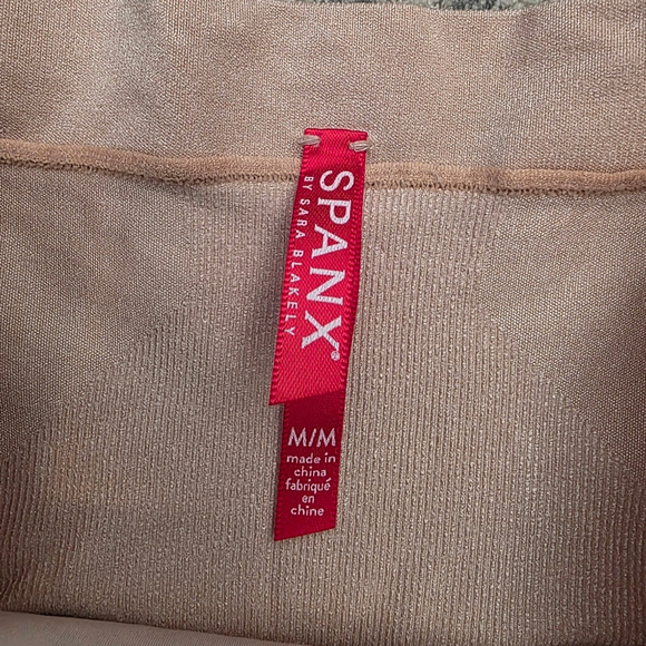 Spanx OnCore High-Waisted Mid-Thigh Short Medium - Picture 5 of 7